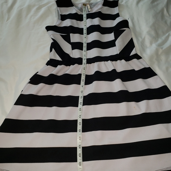 Poema size juniors 14 Black and white striped Dress - Picture 9 of 11